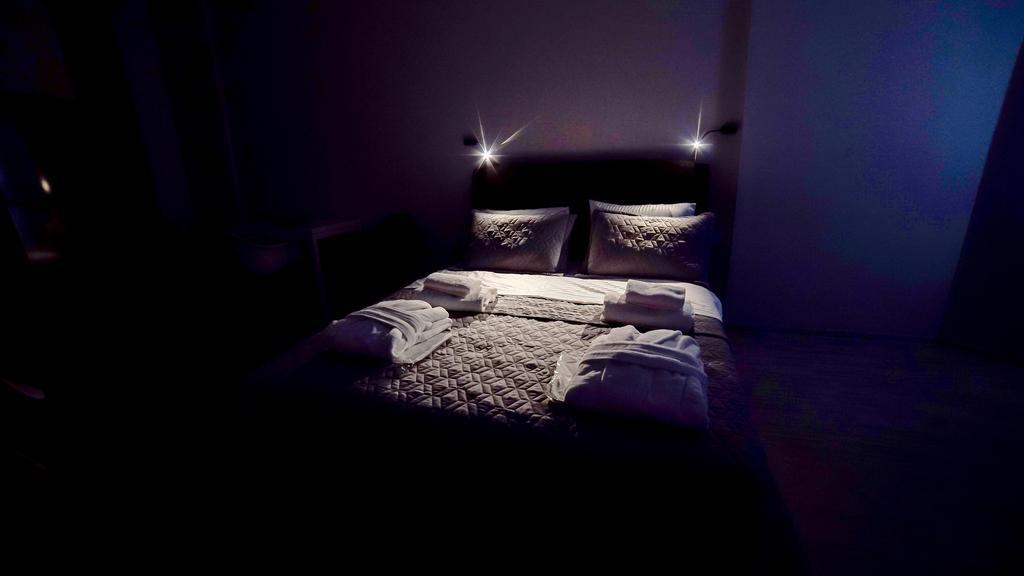 Queen Tamara Apartment バトゥーミ エクステリア 写真